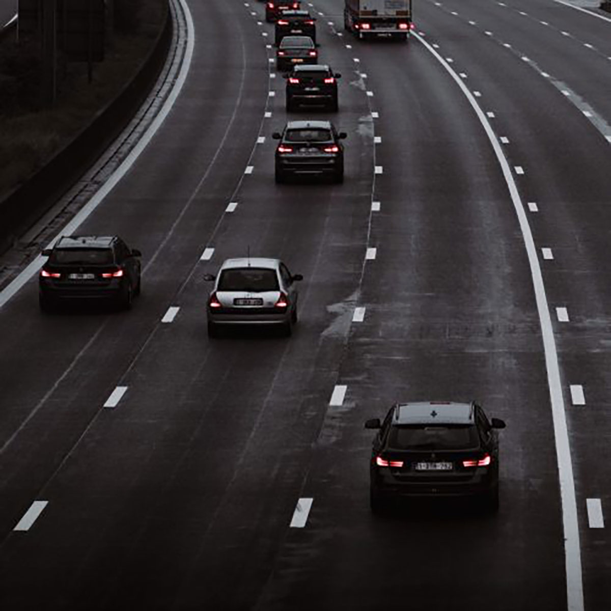 Rechtsueberholen Autobahn annaert Rafaela unsplash scaled qn345p97tfjtf1dagbo1dgf2uv0if67pr2aaq3cd54